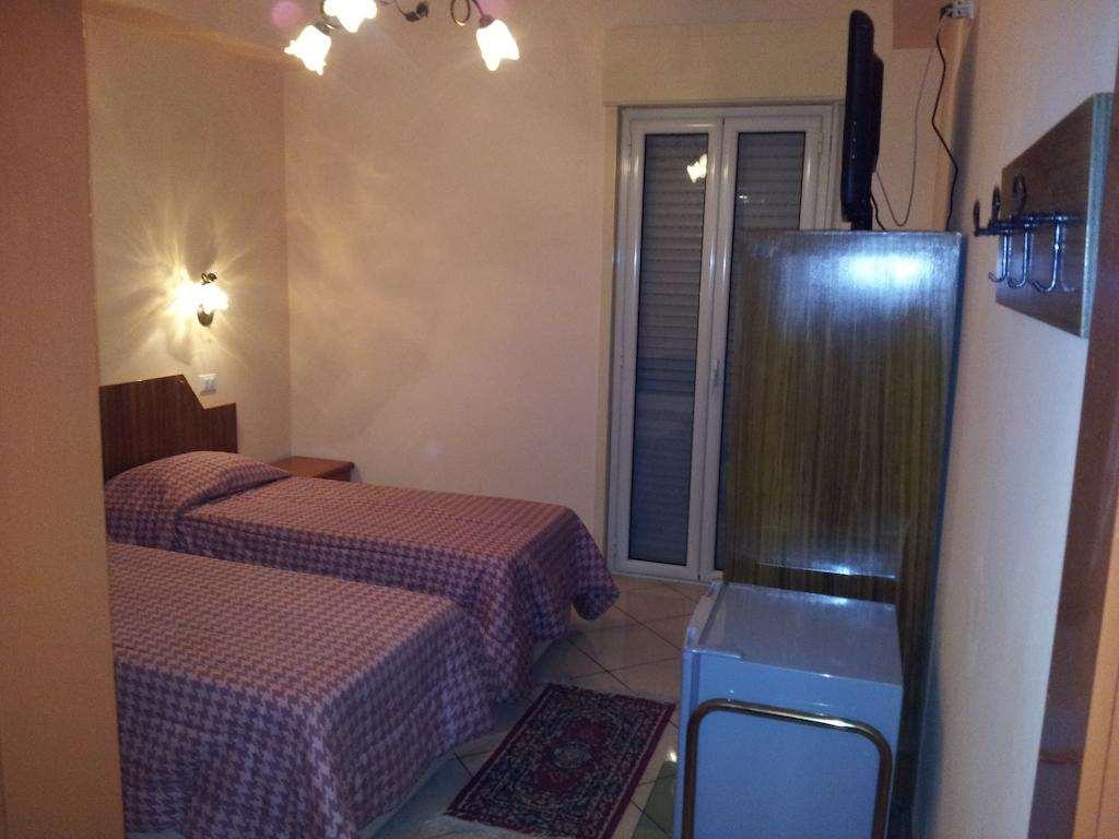 George Hotel Barcellona-Pozzo di Gotto Room photo