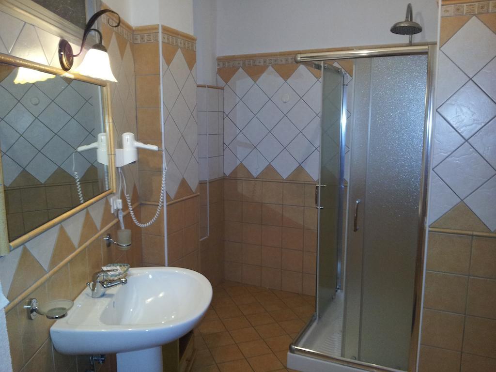 George Hotel Barcellona-Pozzo di Gotto Room photo